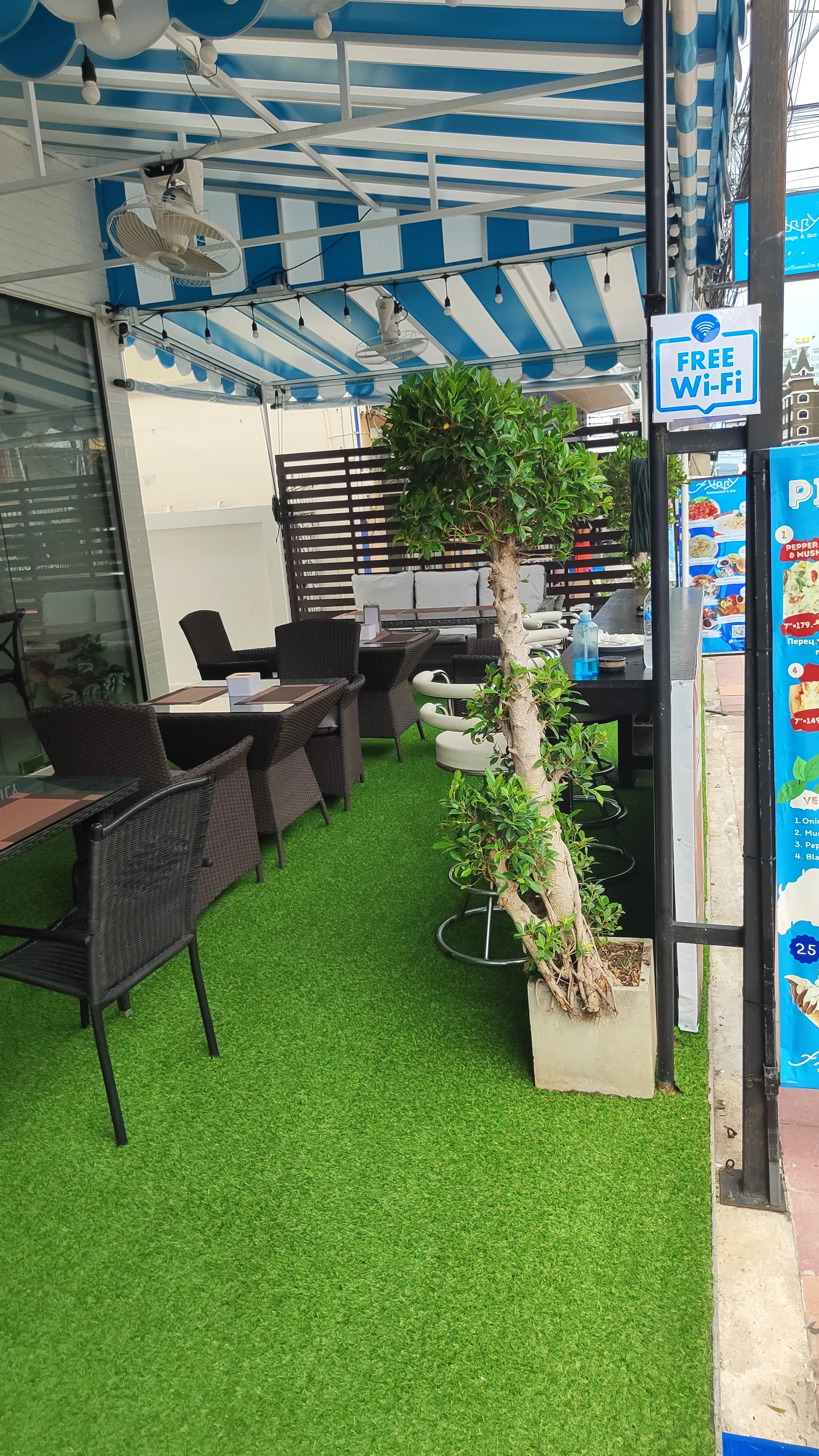 Airry Pattaya - Restaurant/ Bar